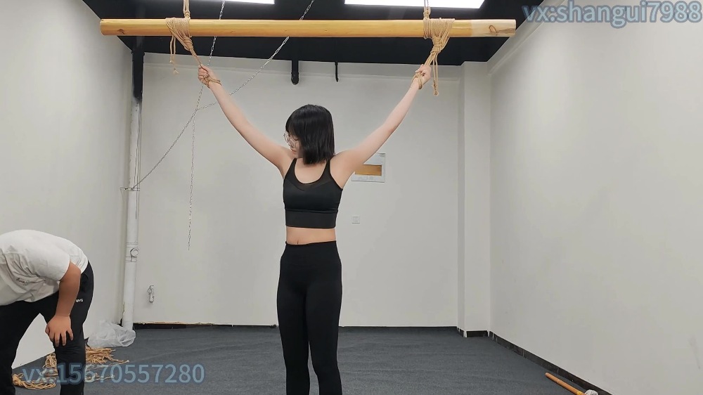 【会员寻片】十八岁女高从一开始的的害羞腼腆纯情到如今的逐渐放开-W053105-山鬼工作室