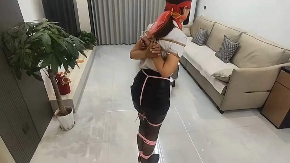 夜色袭人 白领游戏（下班之后，约人上门玩绳子释放压力）