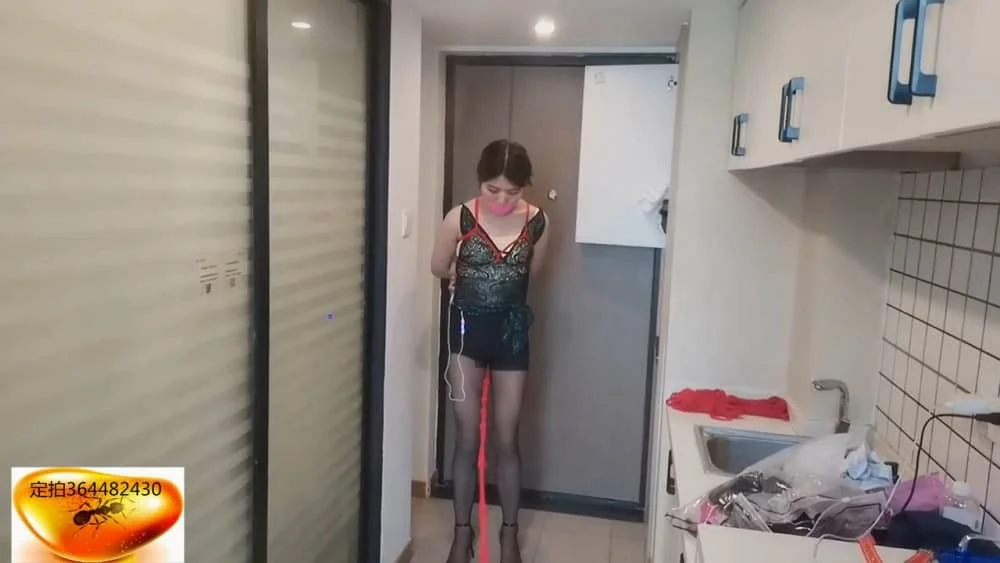[绳舞飞扬] 168性感黑丝小妹……又一刺激小撸作品。双震内入+强制走绳+M脚鞭调振阴+口舌侍奉……全场嗡嗡碰撞、呻吟..