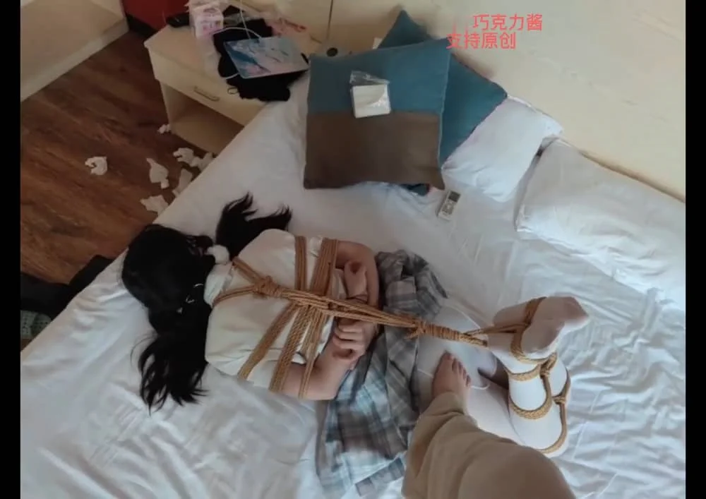 巧克力酱 捆绑调教00后白丝jk学妹双马尾白丝清纯小学妹想试试紧缚感觉绑好以后只能任由主人蹂躏当成m调教第一视角真实tj揉捏兄部和豆豆娇喘不止疯狂tk白丝可爱小雪糕不听话就打pp