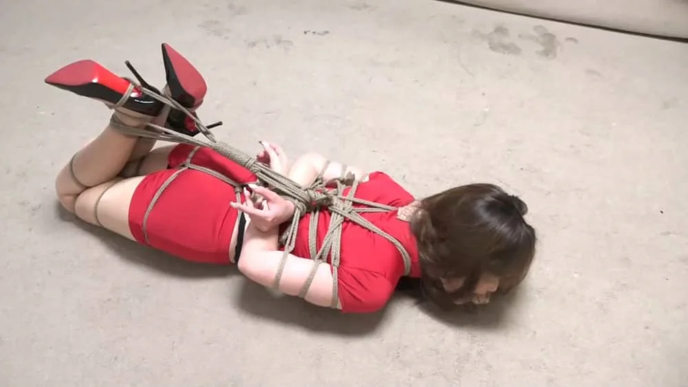 [逍遥] 少女辣妹服饰 紧缚 胸缚 股绳 挣扎呻吟 腿缚 肉丝高跟堵嘴