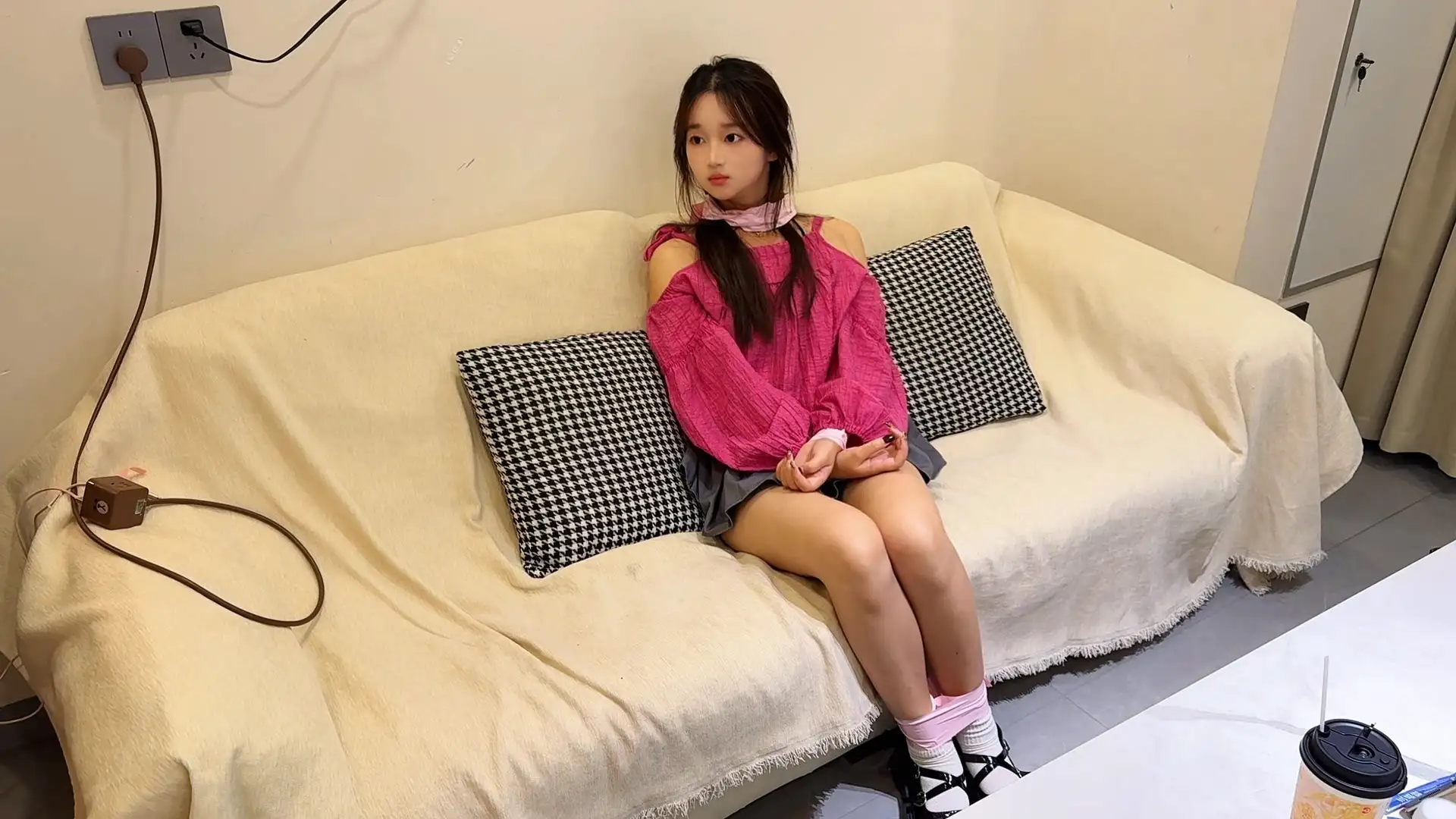 【依然原创】（微剧情）极品20岁女大试镜，顶尖颜值娇嫩欲滴