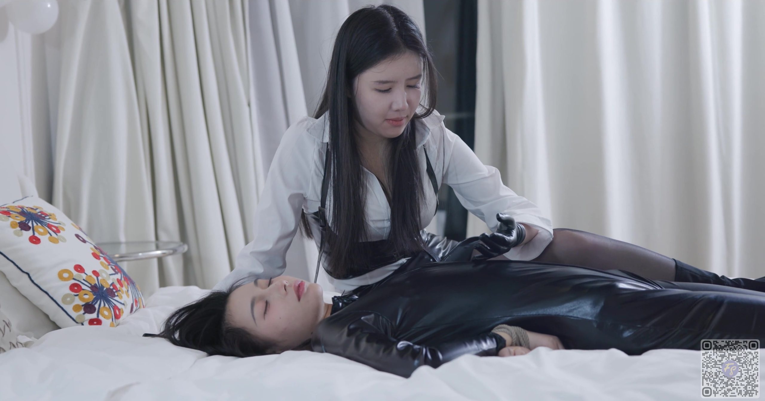 【红鲤鱼】间谍扭曲 – 第一部分