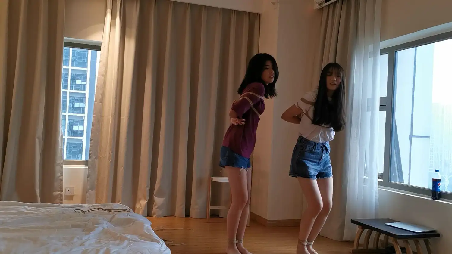 【奥特曼】丹丹和婉婉捆绑逃脱比赛（1）