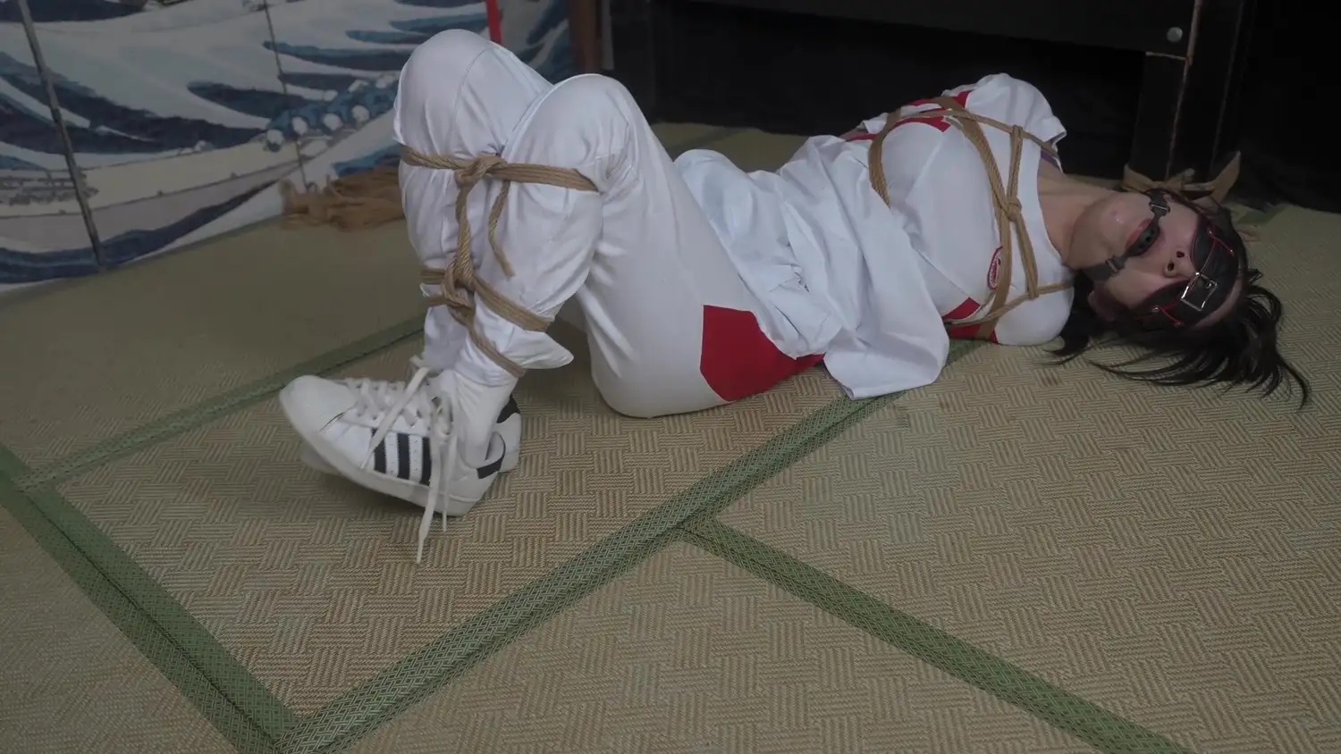 【象人工作室】嗷嗷-校服贝壳头紧缚挣扎TK！