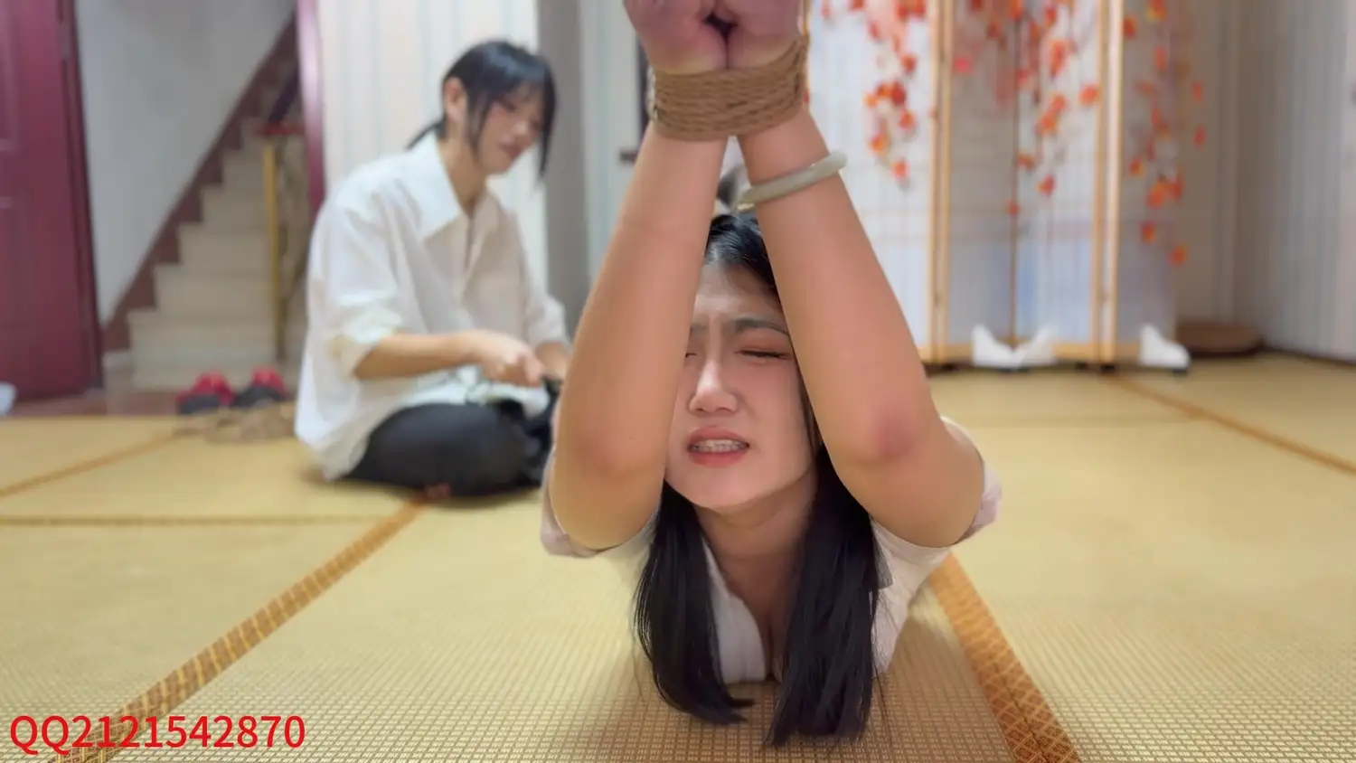 【悦感日记】小美体验超紧缚|棒棒|TK|SP|挣扎无果 大声求饶|双视角感受小美崩溃