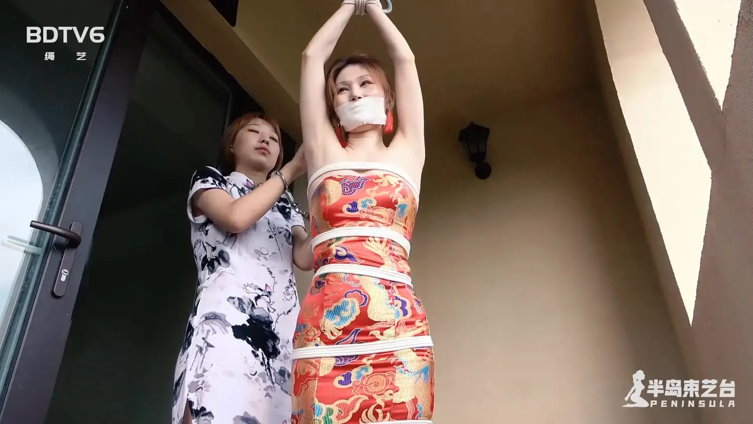 【半岛束艺台】【丝】【吊】【挠】 加拿大定拍：鹿野绚丽旗袍悬吊伺候