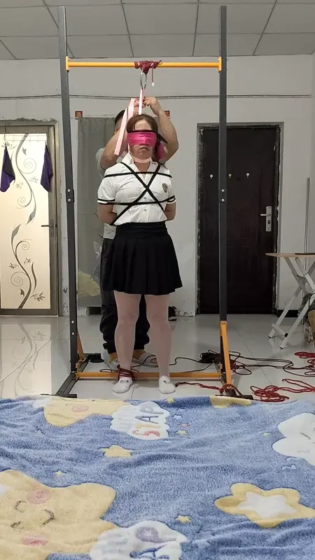 【磊哥原创】狗蛋单腿上吊