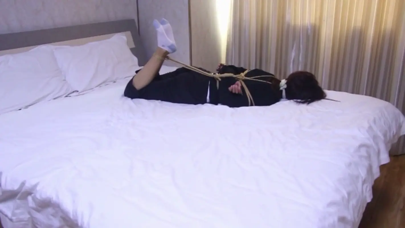 [绳舞飞扬] 珍妮驷马挣扎