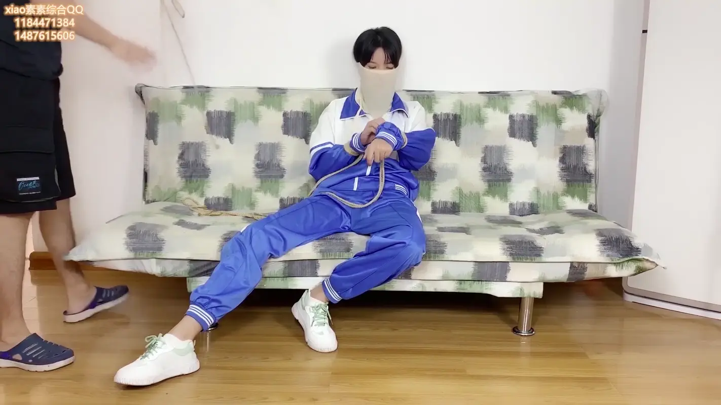 [xiao素素] 校服运动鞋白色棉袜 被大叔TJ系列（第一集）