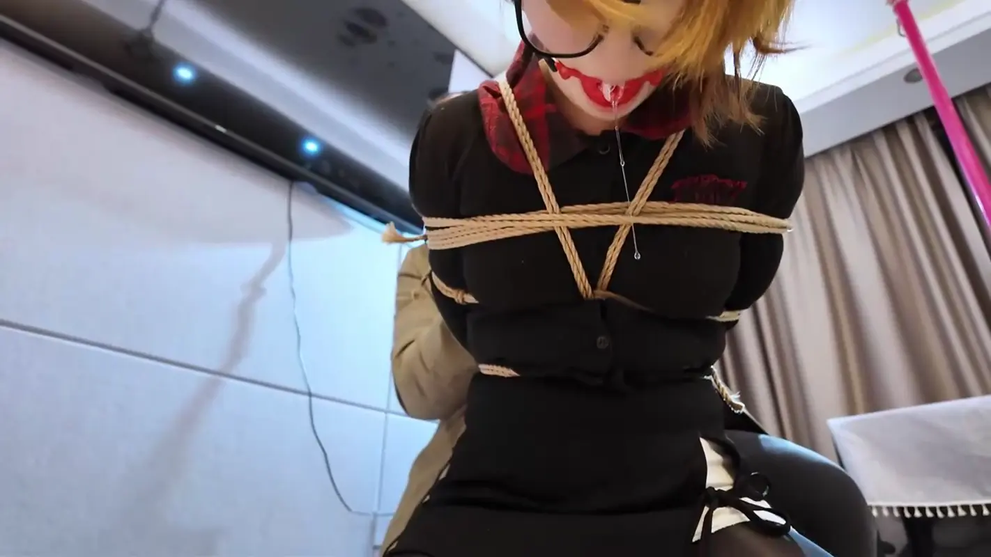 【一绳所爱】白领萝莉被劫记