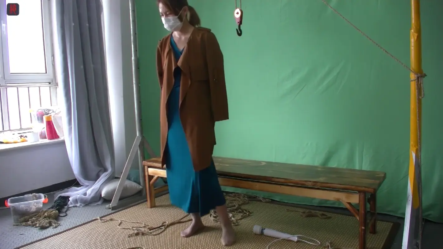 [绳之韵] 俏阿姨诗韵空心更“敏感”，孔雀蓝长裙、超薄灰丝、日常捆绑