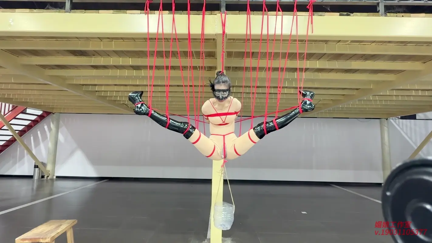 【媚娘工作室】被男m控制调教的女王