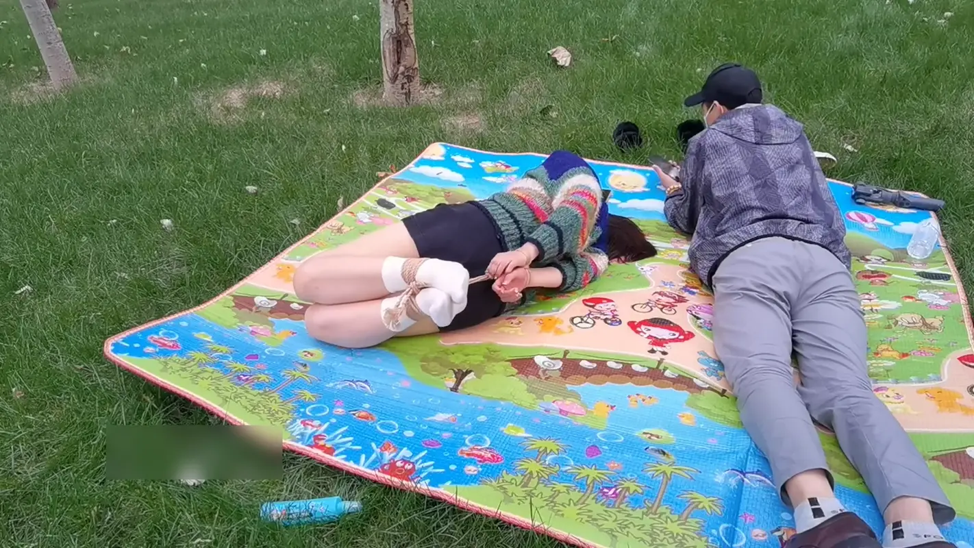 【一绳所爱】小花影便衣户外玩绳被绑树上