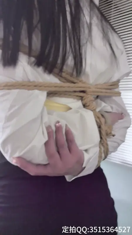 【金麦工作室】 《变态女教师与她的猥琐学生》捆绑 口球 滴蜡 装麻袋