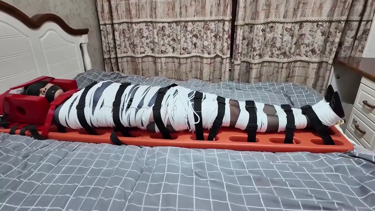 【枫叶工作室】惊魂影视公司之女经纪人惨遭毒手 下