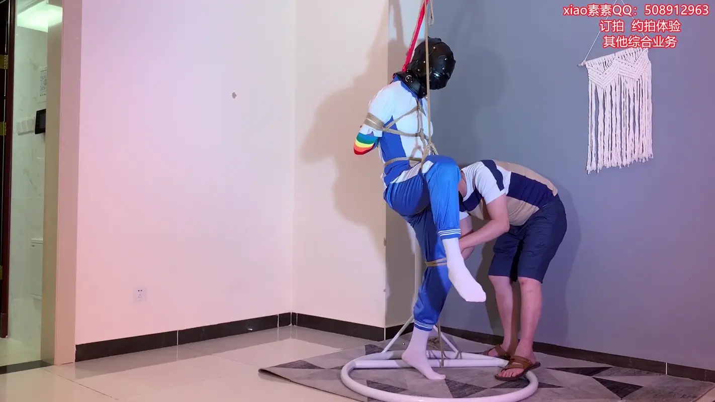 【xiao素素】一个小“MM”的日式脚尖顶地M脚坐吊TJ！