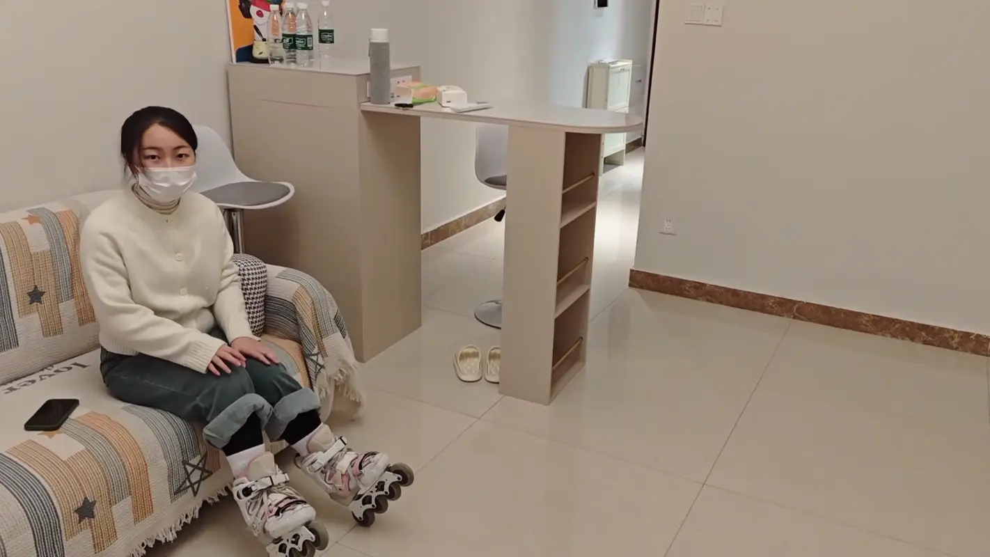 【苏苏】微剧情，轮滑少女交易不成反被绑架，脱鞋白袜tk