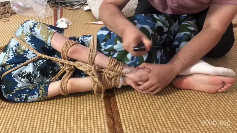 【新月原创】【琳媚】迷晕军训女 驷马绑起来用G 点棒玩弄 ZX 挠痒 点腹部
