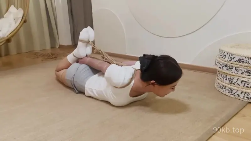 【奥特曼】绳艺日常：超温柔的小恩，来一个最近蛮火的扎带自缚逃脱+极限直臂驷马+跪缚口球放置