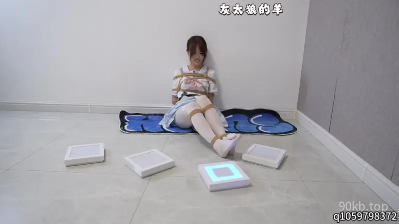 【灰太狼的羊】【婉婉电击记】JK少女被捆绑玩记忆闯关，灯板接入郊狼电击，每次失误会有一定被电概率，最终被绑驷马放置，节目效果拉满！