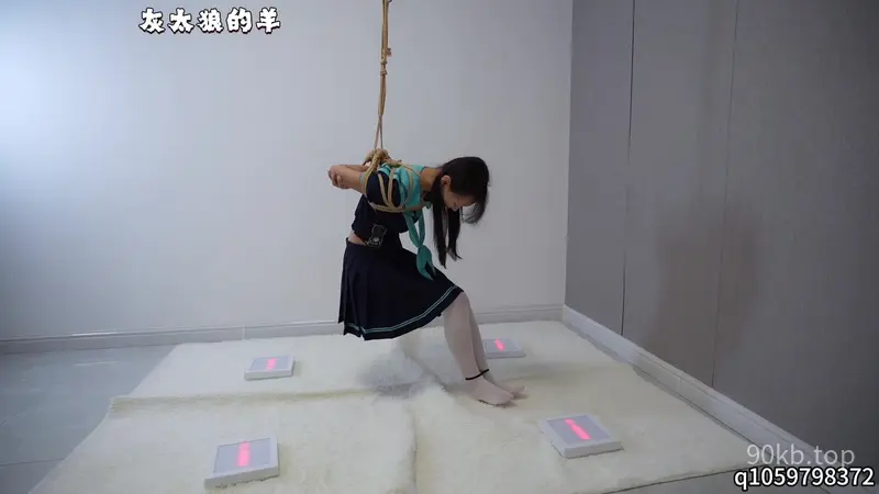 【灰太狼的羊】清纯少女被高频次电击，灯板连接郊狼，间歇性增加游戏难度，柠柠被电的站立不稳，腿脚发软，全程呻吟！