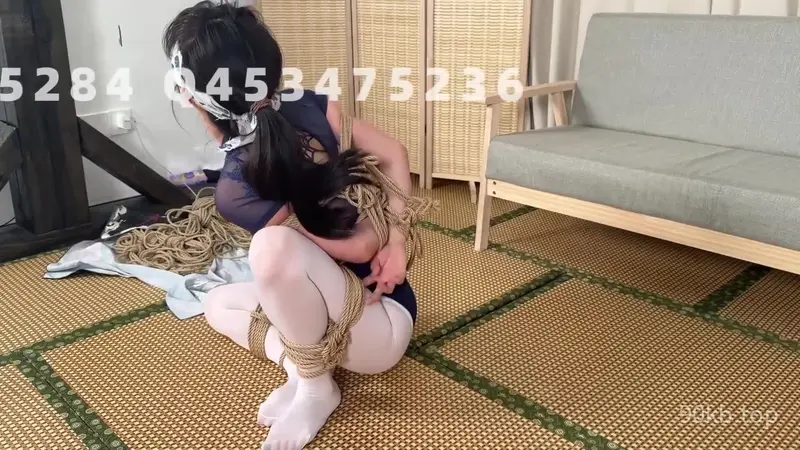 【象人工作室】【写真】【嗷嗷】舞蹈服后手缚加折腿缚蒙眼挣扎！【象人工作室】【写真】【嗷嗷】舞蹈服后手缚加折腿缚蒙眼挣扎！