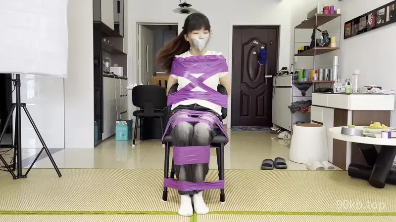 【默示录】【新模小翡】紫色的束缚与银色的封嘴~