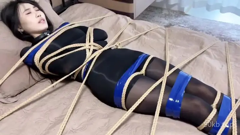 【云雀工作室】变成人彘的蜡像女超人 全集 模特七七 M腿缚 真实电击 油亮黑丝 丝袜全包头 疯狂挠脚心 原味丝袜 定身折磨 鞭打屁股全身紧缚 脚趾缚 电击贴片剧情丰富~