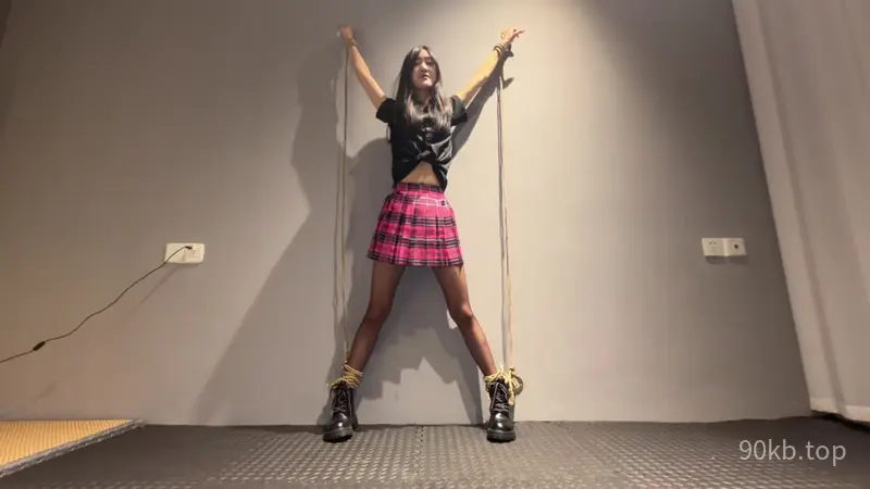 【东隅映像室】小美女长时间大字型拘束受罚